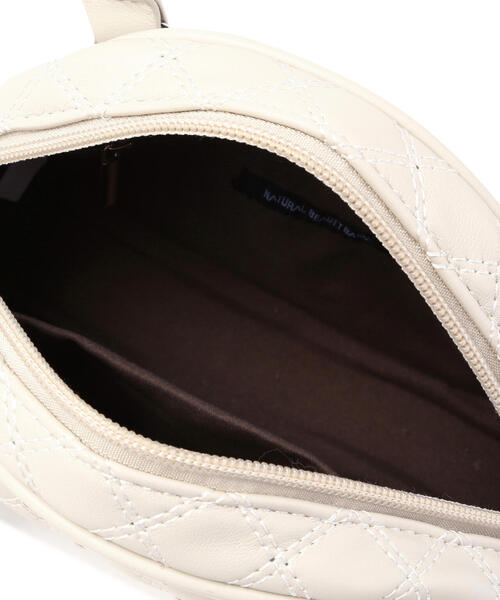 NATURAL BEAUTY BASIC（ナチュラルビューティーベーシック）の「◇【Oggi掲載】マイクロスタッズキルトボストンバッグ（ボストンバッグ・レディース・ブラック/グレー・ﾌﾘ-）」の11枚目の写真