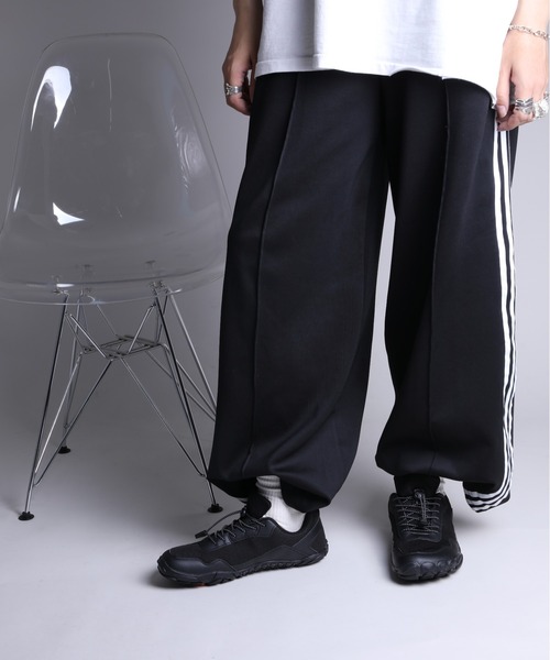 shoes365(シューズスリーシックスファイヴ)の「【shoes365】メッシュデザイン防滑アウトドアシューズ(その他シューズ・レディース・ダークグレー/ブラック・24.5cm/25.0cm/25.5cm/26.0cm/26.5cm/27.0cm)」の6枚目の写真