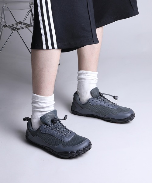 shoes365(シューズスリーシックスファイヴ)の「【shoes365】メッシュデザイン防滑アウトドアシューズ(その他シューズ・レディース・ダークグレー/ブラック・24.5cm/25.0cm/25.5cm/26.0cm/26.5cm/27.0cm)」の12枚目の写真