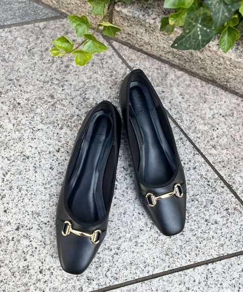 a.v.v（アーヴェヴェ）の「アソートバレエシューズ（バレエシューズ・レディース・ブラック/ゴールド・23.5/24.5/22.5）」の2枚目の写真
