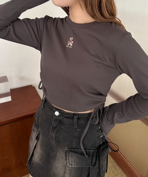 OLIVE des OLIVE(オリーブデオリーブ)の「クマ刺繍脇ドロストTシャツ(Tシャツ/カットソー・レディース・ベージュ/サックスブルー/オフホワイト/チャコールグレー・FREE)」の15枚目の写真