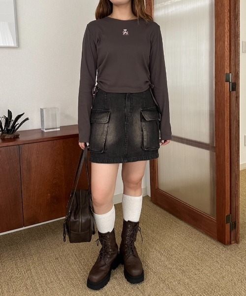 OLIVE des OLIVE(オリーブデオリーブ)の「クマ刺繍脇ドロストTシャツ(Tシャツ/カットソー・レディース・ベージュ/サックスブルー/オフホワイト/チャコールグレー・FREE)」の16枚目の写真