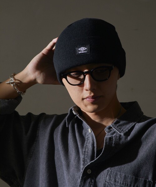 UMBRO（アンブロ）の「UMBRO/アンブロ 別注 UMBRO ワンポイントロゴビーニー/ニット帽(限定展開)（ニットキャップ/ビーニー・メンズ・ブラック/ネイビー/ライトグレー・ONE SIZE）」の10枚目の写真
