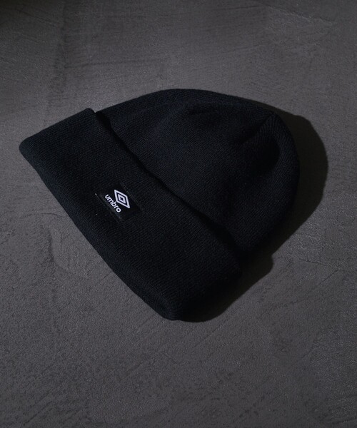 UMBRO（アンブロ）の「UMBRO/アンブロ 別注 UMBRO ワンポイントロゴビーニー/ニット帽(限定展開)（ニットキャップ/ビーニー・メンズ・ブラック/ネイビー/ライトグレー・ONE SIZE）」の11枚目の写真
