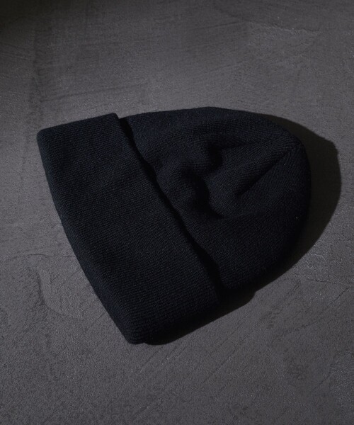 UMBRO（アンブロ）の「UMBRO/アンブロ 別注 UMBRO ワンポイントロゴビーニー/ニット帽(限定展開)（ニットキャップ/ビーニー・メンズ・ブラック/ネイビー/ライトグレー・ONE SIZE）」の12枚目の写真