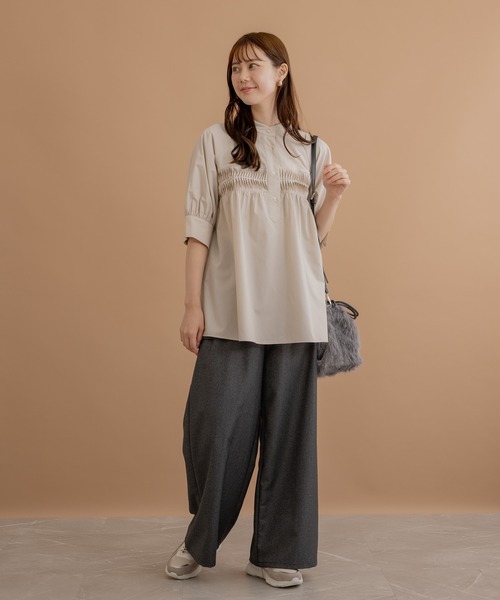 KATHARINE ROSS（キャサリンロス）の「【KATHARINE ROSS】【上品きれいめ/体型カバー】 ドミノプリーツブラウス（シャツ/ブラウス・レディース・ブラック/グレイッシュベージュ・MEDIUM）」の4枚目の写真
