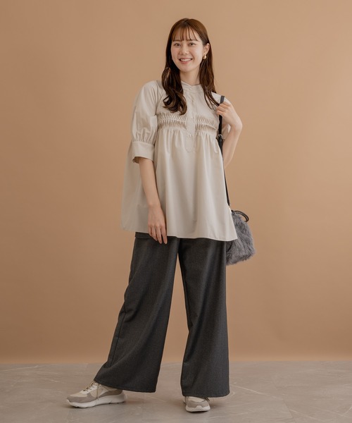 KATHARINE ROSS（キャサリンロス）の「【KATHARINE ROSS】【上品きれいめ/体型カバー】 ドミノプリーツブラウス（シャツ/ブラウス・レディース・ブラック/グレイッシュベージュ・MEDIUM）」の5枚目の写真