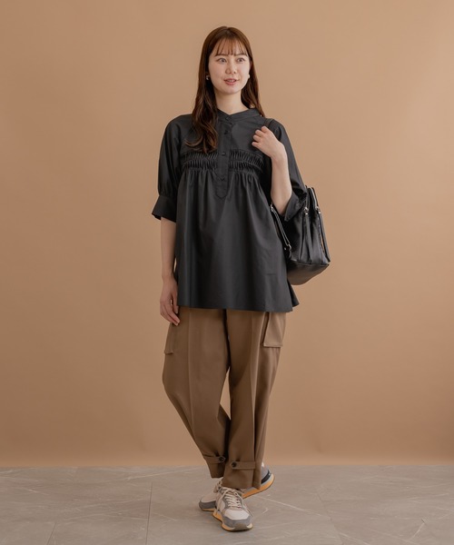 KATHARINE ROSS（キャサリンロス）の「【KATHARINE ROSS】【上品きれいめ/体型カバー】 ドミノプリーツブラウス（シャツ/ブラウス・レディース・ブラック/グレイッシュベージュ・MEDIUM）」の9枚目の写真