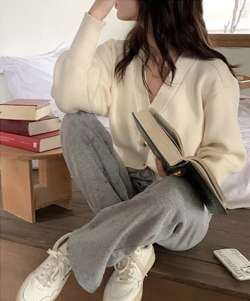 a lot of love(ア ロット オブ ラブ)の「3ボタンエレガントカーディガン(カーディガン/ボレロ・レディース・ブラック/オフホワイト・FREE)」の8枚目の写真