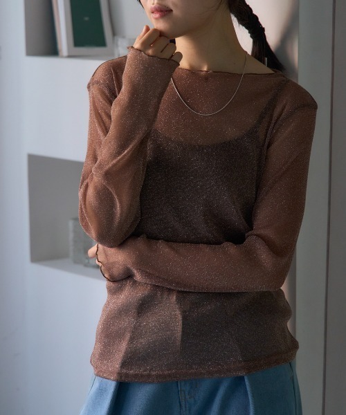 TRIANGLE PALETTE(トライアングルパレット)の「シアーラメ ボートネック長袖トップス(Tシャツ/カットソー・レディース・ブラック/ホワイト/ライトグレー/インディゴブルー/グレー/アイボリー/ブラウン・FREE)」の14枚目の写真
