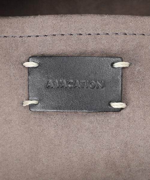 FRAMeWORK(フレームワーク)の「AVACATION/アヴァケーション TRAPEZE LEATHER(ハンドバッグ・レディース・ブラック・FREE)」の13枚目の写真