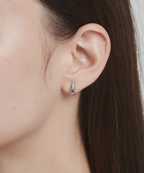 ciite' surgical stainless（シーテサージカルステンレス）の「【 金属アレルギー対応 】 ミニドロップピアス  サージカルステンレス   (両耳用)（ピアス（両耳用）・レディース・ゴールド/シルバー/ピンクゴールド・FREE）」の2枚目の写真