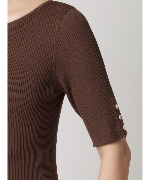 SUIT SQUARE（スーツスクエア）の「ハートネックリブニット 半袖 ハンドウォッシュ ドライレーヨン 無地（ニット/セーター・レディース・ベージュ/ホワイト/ブラウン・38(9号)）」の19枚目の写真