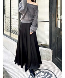 YOUING.（ユイン）の「タックデザインロングサテンスカート（スカート）」