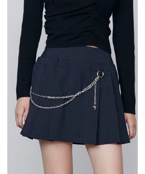EMODA（エモダ）の「レイヤーチェーンベルトスカート（スカート・レディース・ネイビー/グレー/ブラック・SMALL/MEDIUM）」の17枚目の写真