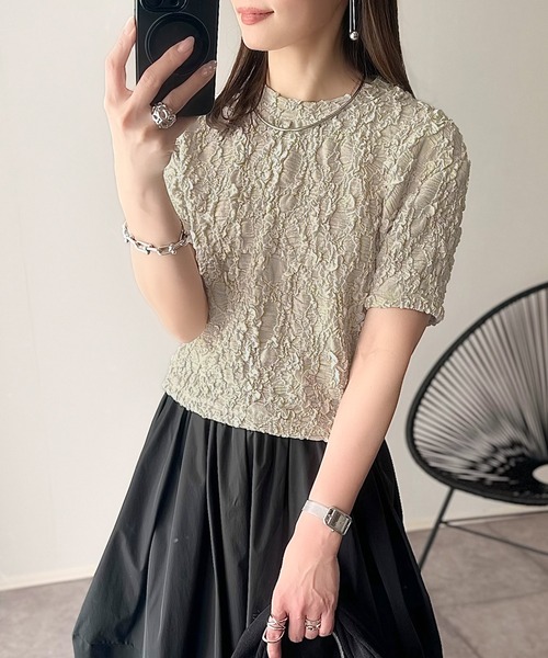 classicalelf(クラシカルエルフ)の「華やかな高級感を演出する。カットジャガード短丈Tシャツ(半袖)(Tシャツ/カットソー・レディース・チャコール/アイボリー/グレイッシュベージュ/ブラック・X-LARGE/SMALL/MEDIUM/LARGE)」の21枚目の写真