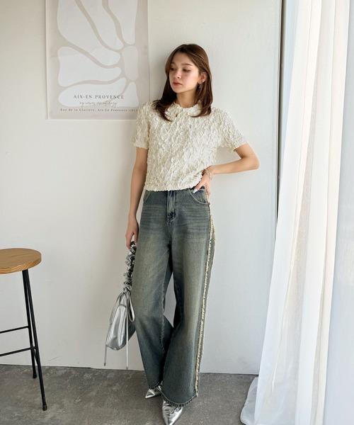 classicalelf(クラシカルエルフ)の「華やかな高級感を演出する。カットジャガード短丈Tシャツ(半袖)(Tシャツ/カットソー・レディース・チャコール/アイボリー/グレイッシュベージュ/ブラック・X-LARGE/SMALL/MEDIUM/LARGE)」の22枚目の写真
