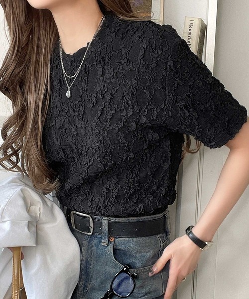 classicalelf(クラシカルエルフ)の「華やかな高級感を演出する。カットジャガード短丈Tシャツ(半袖)(Tシャツ/カットソー・レディース・チャコール/アイボリー/グレイッシュベージュ/ブラック・X-LARGE/SMALL/MEDIUM/LARGE)」の6枚目の写真