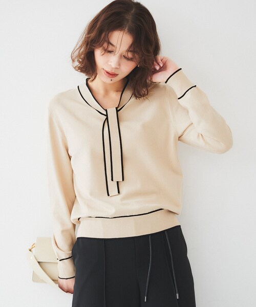 UNTITLED（アンタイトル）の「【アンサンブル可能】ボウタイ 配色プルオーバーニット（ニット/セーター・レディース・ブルー/ベビーピンク/ホワイト系5/ベージュ系その他7/ブラック系4・44/48/00/02/04）」の4枚目の写真