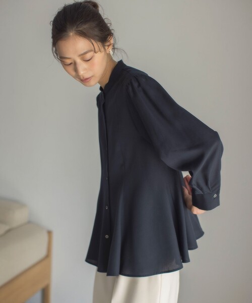 組曲(クミキョク)の「リヨセルシャーティングペプラム ブラウス(シャツ/ブラウス・レディース・ベージュ系1/サックスブルー系1/ネイビー系/アイボリー系・3/2)」の16枚目の写真