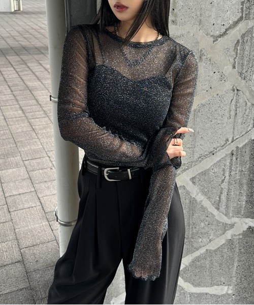 LVEU.(ラブユ.)の「【LVEU.】フレアスリーブラメシアートップス/ トップス カットソー シアー ラメ フレアスリーブ クルーネック レイヤード インナー ブラック シルバー ネイビー 韓国 韓国ファッション モード ZOZOTOWN限定(Tシャツ/カットソー・レディース・ネイビー/ブラック/シルバー・FREE)」の2枚目の写真