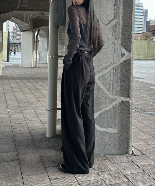LVEU.(ラブユ.)の「【LVEU.】フレアスリーブラメシアートップス/ トップス カットソー シアー ラメ フレアスリーブ クルーネック レイヤード インナー ブラック シルバー ネイビー 韓国 韓国ファッション モード ZOZOTOWN限定(Tシャツ/カットソー・レディース・ネイビー/ブラック/シルバー・FREE)」の7枚目の写真