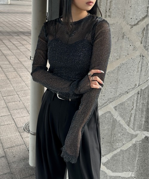LVEU.(ラブユ.)の「【LVEU.】フレアスリーブラメシアートップス/ トップス カットソー シアー ラメ フレアスリーブ クルーネック レイヤード インナー ブラック シルバー ネイビー 韓国 韓国ファッション モード ZOZOTOWN限定(Tシャツ/カットソー・レディース・ネイビー/ブラック/シルバー・FREE)」の9枚目の写真