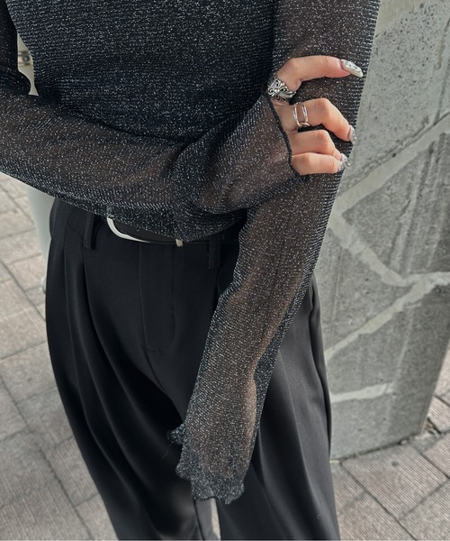 LVEU.(ラブユ.)の「【LVEU.】フレアスリーブラメシアートップス/ トップス カットソー シアー ラメ フレアスリーブ クルーネック レイヤード インナー ブラック シルバー ネイビー 韓国 韓国ファッション モード ZOZOTOWN限定(Tシャツ/カットソー・レディース・ネイビー/ブラック/シルバー・FREE)」の11枚目の写真