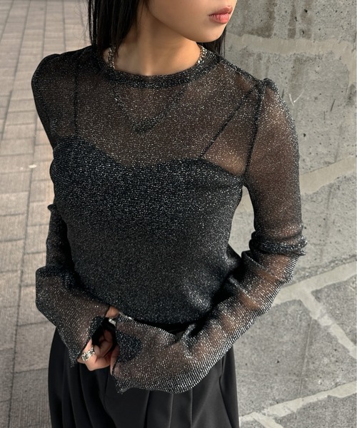 LVEU.(ラブユ.)の「【LVEU.】フレアスリーブラメシアートップス/ トップス カットソー シアー ラメ フレアスリーブ クルーネック レイヤード インナー ブラック シルバー ネイビー 韓国 韓国ファッション モード ZOZOTOWN限定(Tシャツ/カットソー・レディース・ネイビー/ブラック/シルバー・FREE)」の10枚目の写真