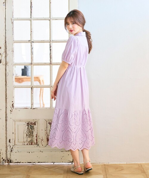 Feroux(フェルゥ)の「刺繍入りシャツ ワンピース(ワンピース・レディース・ダークブラウン系/ライラック系・2/1)」の4枚目の写真