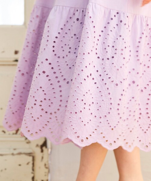 Feroux(フェルゥ)の「刺繍入りシャツ ワンピース(ワンピース・レディース・ダークブラウン系/ライラック系・2/1)」の6枚目の写真