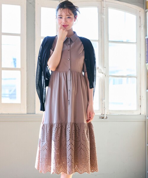 Feroux(フェルゥ)の「刺繍入りシャツ ワンピース(ワンピース・レディース・ダークブラウン系/ライラック系・2/1)」の9枚目の写真