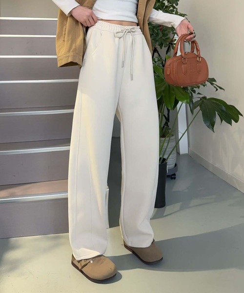 aimoha（アイモハ）の「セミワイドフィットパンツ（スウェットパンツ・レディース・ライトベージュ/杢グレー/イエロー/ダークグレー/ブラック・MEDIUM/X-LARGE/LARGE）」の4枚目の写真