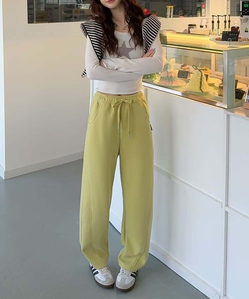 aimoha（アイモハ）の「セミワイドフィットパンツ（スウェットパンツ・レディース・ライトベージュ/杢グレー/イエロー/ダークグレー/ブラック・MEDIUM/X-LARGE/LARGE）」の21枚目の写真