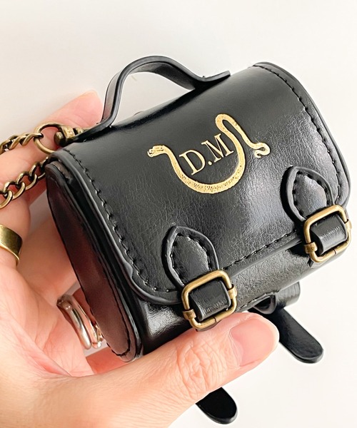 FLAPPER（フラッパー）の「FLAPPER:ハリー・ポッター ドラコ・マルフォイのサッチェル風Airpods ケース（ヘッドフォン/イヤホン・レディース・ブラック・FREE）」の2枚目の写真