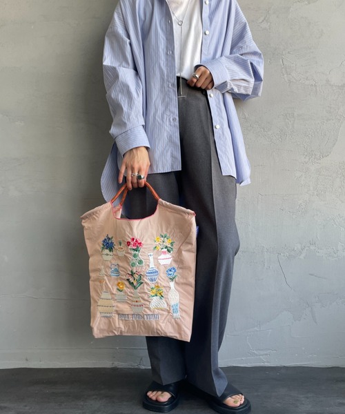Ball&Chain（ボールアンドチェーン）の「[BALL&CHAIN/ボールアンドチェーン] F.VASE 刺繍デザインナイロントートバッグ（トートバッグ・レディース・ベージュ/ロイヤルブルー・M）」の6枚目の写真
