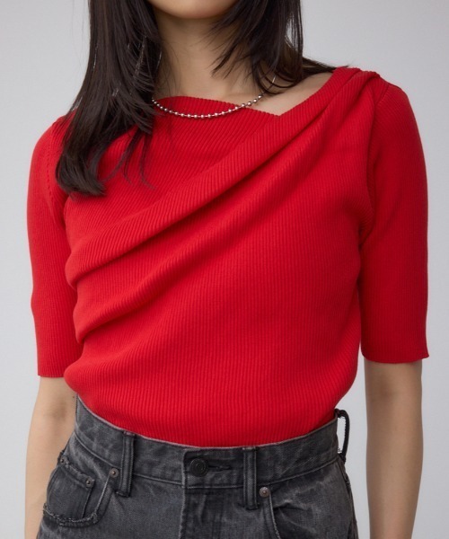 AZUL by moussy（アズールバイマウジー）の「ドレープデザイン5分袖リブニット（ニット/セーター・レディース・アイボリー/ブラック/ライム/ピンク/レッド・FREE）」の5枚目の写真