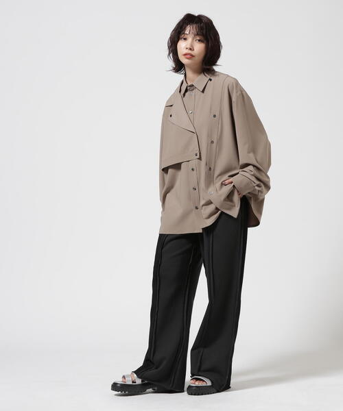 casane(カサネ)の「CASANE(カサネ)別注デザインボタンビッグシャツ(Tシャツ/カットソー・レディース・チャコールグレー/ベージュ・F)」の5枚目の写真
