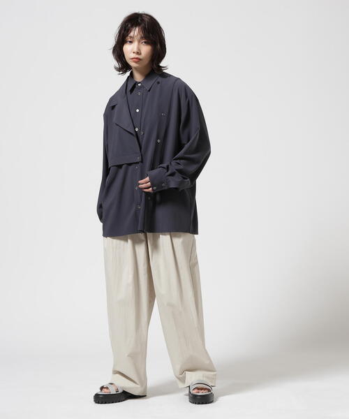 casane(カサネ)の「CASANE(カサネ)別注デザインボタンビッグシャツ(Tシャツ/カットソー・レディース・チャコールグレー/ベージュ・F)」の8枚目の写真