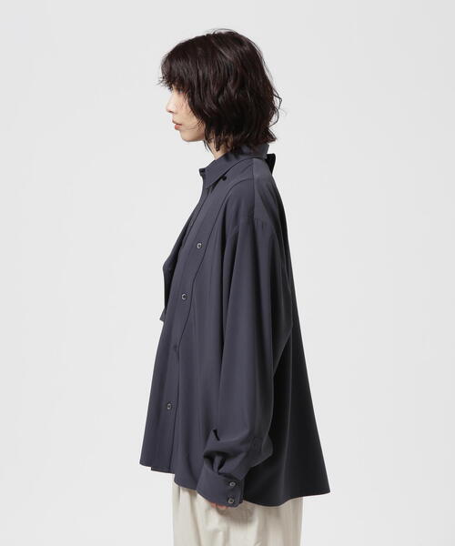 casane(カサネ)の「CASANE(カサネ)別注デザインボタンビッグシャツ(Tシャツ/カットソー・レディース・チャコールグレー/ベージュ・F)」の9枚目の写真