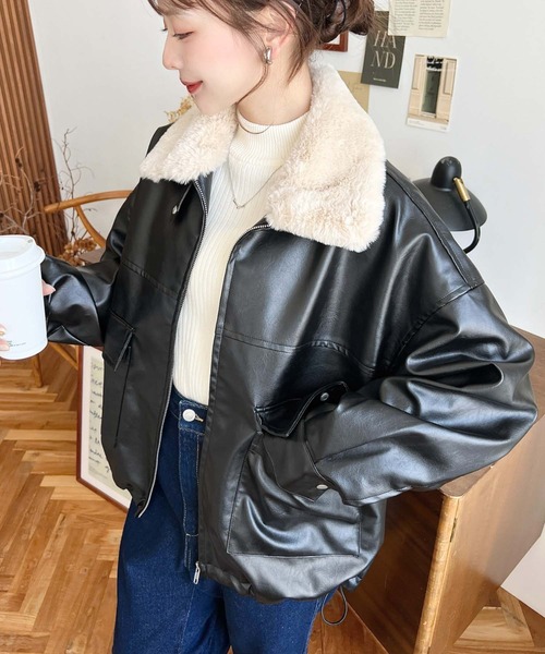 moment+(モーメントプラス)の「ファーティペット付きフェイクレザーブルゾン(ライダースジャケット・レディース・ブラック/ブラウン・L/M)」の5枚目の写真