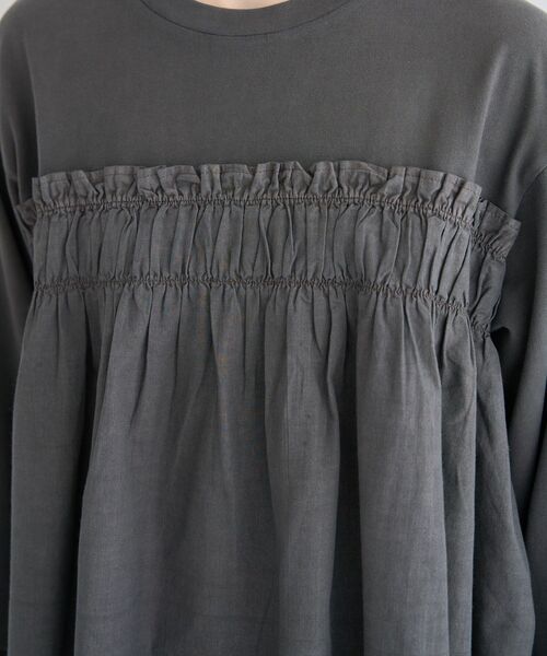 Green　Parks（グリーンパークス）の「ピグメントドッキングシャーリングプルオーバー（Tシャツ/カットソー・レディース・チャコールグレー/ダークブルー/ベージュ・FREE）」の21枚目の写真