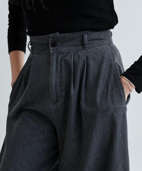 GALLEST（ギャレスト）の「【セットアップ可能】ダンガリータックフレアパンツ（その他パンツ・レディース・チャコールグレー/ネイビー・40/38/36）」の6枚目の写真