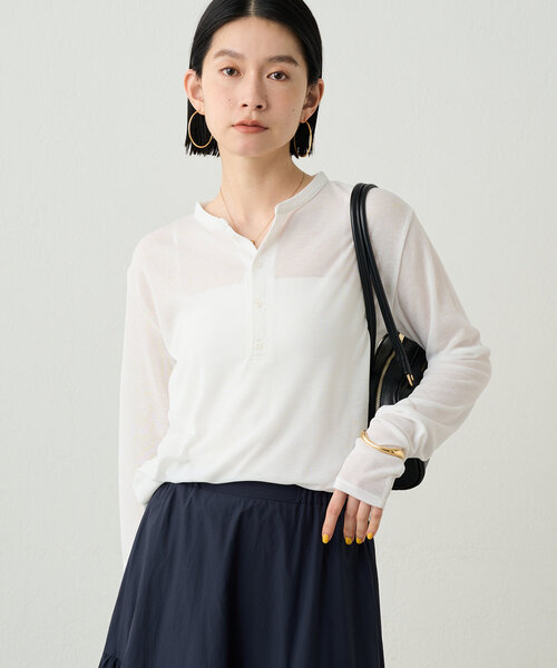 LOUNGEDRESS（ラウンジドレス）の「ヘンリーネックカットソー（Tシャツ/カットソー・レディース・ベージュ/チャコールグレー/オフホワイト・FREE）」の8枚目の写真