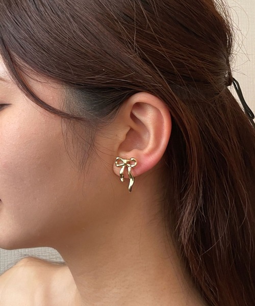 FOREVER 21(フォーエバー トゥエンティーワン)の「リボンデザインイヤリング3(イヤリング・レディース・シルバー/ゴールド・FREE)」の2枚目の写真
