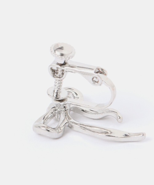 FOREVER 21(フォーエバー トゥエンティーワン)の「リボンデザインイヤリング3(イヤリング・レディース・シルバー/ゴールド・FREE)」の4枚目の写真