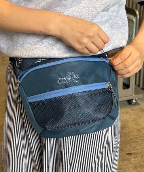 CIAOPANIC TYPY（チャオパニックティピー）の「【UNISEX】メッシュポケットウエストポーチ（ボディバッグ/ウエストポーチ・レディース・ブルー/ブラック/オレンジ/グリーン/レッド・ONE SIZE）」の3枚目の写真