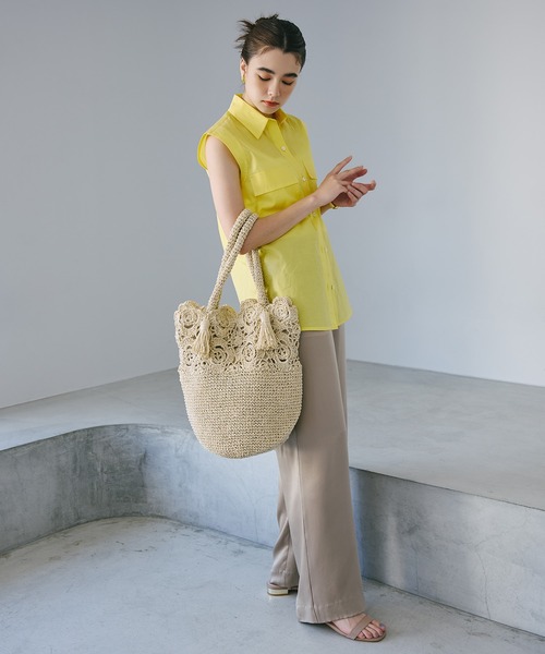 TREASURE TOPKAPI(トレジャートプカピ)の「【TREASURE TOPKAPI】フラワーモチーフ ペーパー トートバッグ(トートバッグ・レディース・ベージュ/グレイッシュベージュ・FREE)」の3枚目の写真