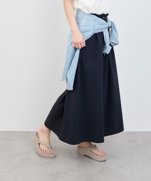 OOFOS（ウーフォス）の「【OOFOS】O Omega-リカバリーサンダル（サンダル・レディース・ブラック/ベージュ・25/24）」の13枚目の写真