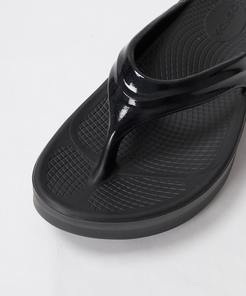 OOFOS（ウーフォス）の「【OOFOS】O Omega-リカバリーサンダル（サンダル・レディース・ブラック/ベージュ・25/24）」の7枚目の写真